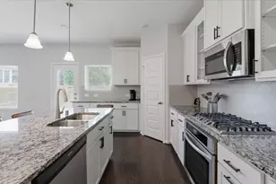 327 Honey Mesquite Path, Conroe, TX 77318 - Photo 8