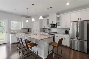 327 Honey Mesquite Path, Conroe, TX 77318 - Photo 6