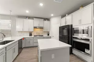 8915 Nature Park Dr, Missouri City, TX 77459 - Photo 10