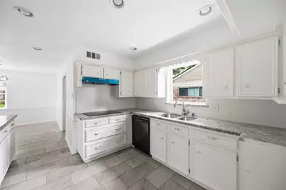 5931 Foresthaven Drive, Houston, TX 77066 - Photo 8
