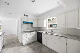 5931 Foresthaven Dr, Houston, TX 77066 - Photo 8