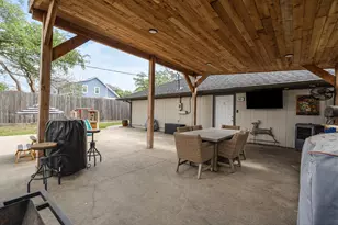 9214 Bintliff Dr, Houston, TX 77074 - Photo 40