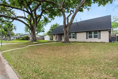 9214 Bintliff Drive, Houston, TX 77074 - Photo 42