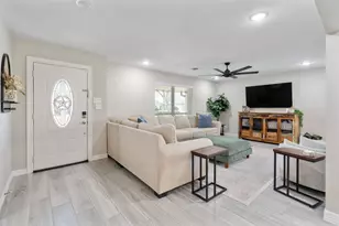 9214 Bintliff Dr, Houston, TX 77074 - Photo 2