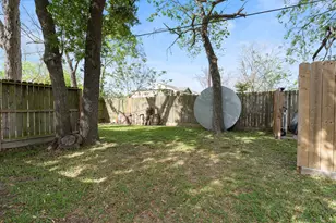 9214 Bintliff Dr, Houston, TX 77074 - Photo 40
