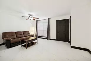 11540 Chimney Rock Rd, Houston, TX 77035 - Photo 8