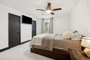 11540 Chimney Rock Rd, Houston, TX 77035 - Photo 10