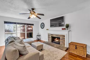 15 E Stony Bridge Cir, The Woodlands, TX 77381 - Photo 10