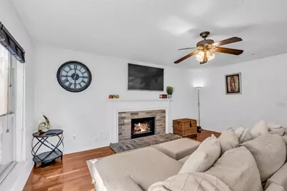 15 E Stony Bridge Circle, The Woodlands, TX 77381 - Photo 12