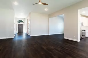 1460 River Oaks Dr, Huntsville, TX 77340 - Photo 4