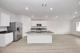 342 Amy St, Angleton, TX 77515 - Photo 4