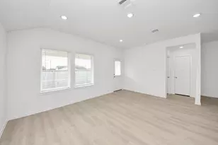 342 Amy St, Angleton, TX 77515 - Photo 18