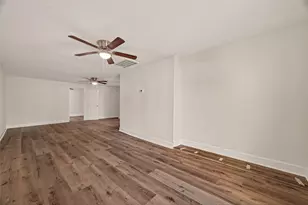 915 W Lewis St, Conroe, TX 77301 - Photo 20