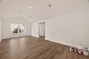 915 W Lewis St, Conroe, TX 77301 - Photo 4