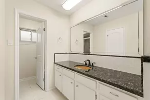 1911 Michele Dr, Sugar Land, TX 77498 - Photo 20