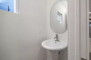 2753 Redrock St, Houston, TX 77088 - Photo 20
