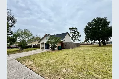 5813 Lucy Lane, Pasadena, TX 77505 - Photo 2
