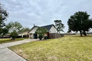 5813 Lucy Ln, Pasadena, TX 77505 - Photo 2