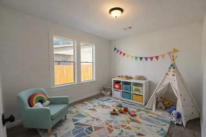 301 E 3rd E Street, Sweeny, TX 77480 - Photo 10