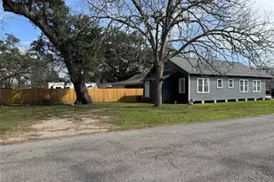 301 E 3rd St, Sweeny, TX 77480 - Photo 20