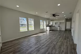 301 E 3rd St, Sweeny, TX 77480 - Photo 14