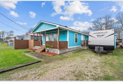 620 6th Street, Dickinson, TX 77539 - Photo 2