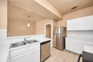 8130 Jutland Rd, Houston, TX 77033 - Photo 22