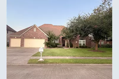 54 Southernwood Court, Lake Jackson, TX 77566 - Photo 1