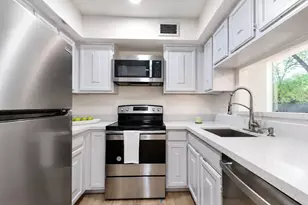 11002 Hammerly Blvd, Houston, TX 77043 - Photo 2