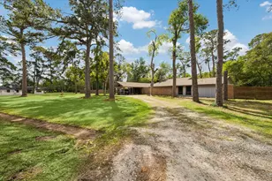 9805 Shadow Wood Dr, Houston, TX 77080 - Photo 2