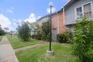 6393 S Briar Bayou Dr, Houston, TX 77072 - Photo 22