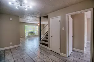 6393 S Briar Bayou Dr, Houston, TX 77072 - Photo 2