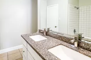 5422 Quail Cove Ln, Houston, TX 77053 - Photo 22