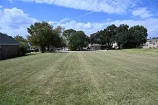 000 West Shore Dr, Willis, TX 77318 - Photo 4