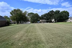 000 West Shore Dr, Willis, TX 77318 - Photo 2