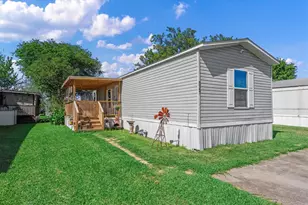 8947 Eagle Run St, La Porte, TX 77571 - Photo 2