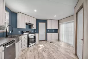 8947 Eagle Run St, La Porte, TX 77571 - Photo 12