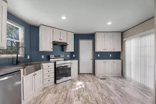 8947 Eagle Run St, La Porte, TX 77571 - Photo 10