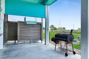 962 Surfside Dr, Crystal Beach, TX 77650 - Photo 46