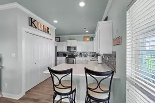 962 Surfside Dr, Crystal Beach, TX 77650 - Photo 16