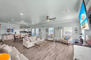 962 Surfside Dr, Crystal Beach, TX 77650 - Photo 10