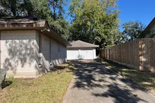 5446 Loch Lomond Dr, Houston, TX 77096 - Photo 6