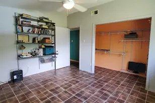 8110 Leader St, Houston, TX 77036 - Photo 14