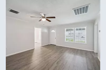 820 Texas Street, Liberty, TX 77575 - Photo 2