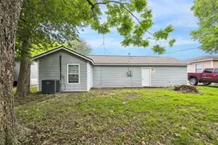 820 Texas St, Liberty, TX 77575 - Photo 10