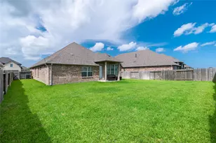 18710 Lynnwood Crest Ln, Manvel, TX 77578 - Photo 2