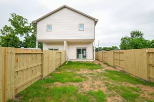8110 Carver Rd, Houston, TX 77088 - Photo 22