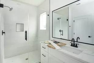 8110 Carver Rd, Houston, TX 77088 - Photo 18