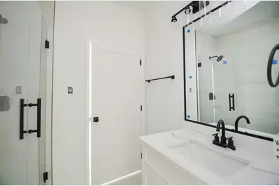 8110 Carver Road, Houston, TX 77088 - Photo 14