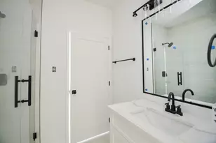 8110 Carver Rd, Houston, TX 77088 - Photo 14